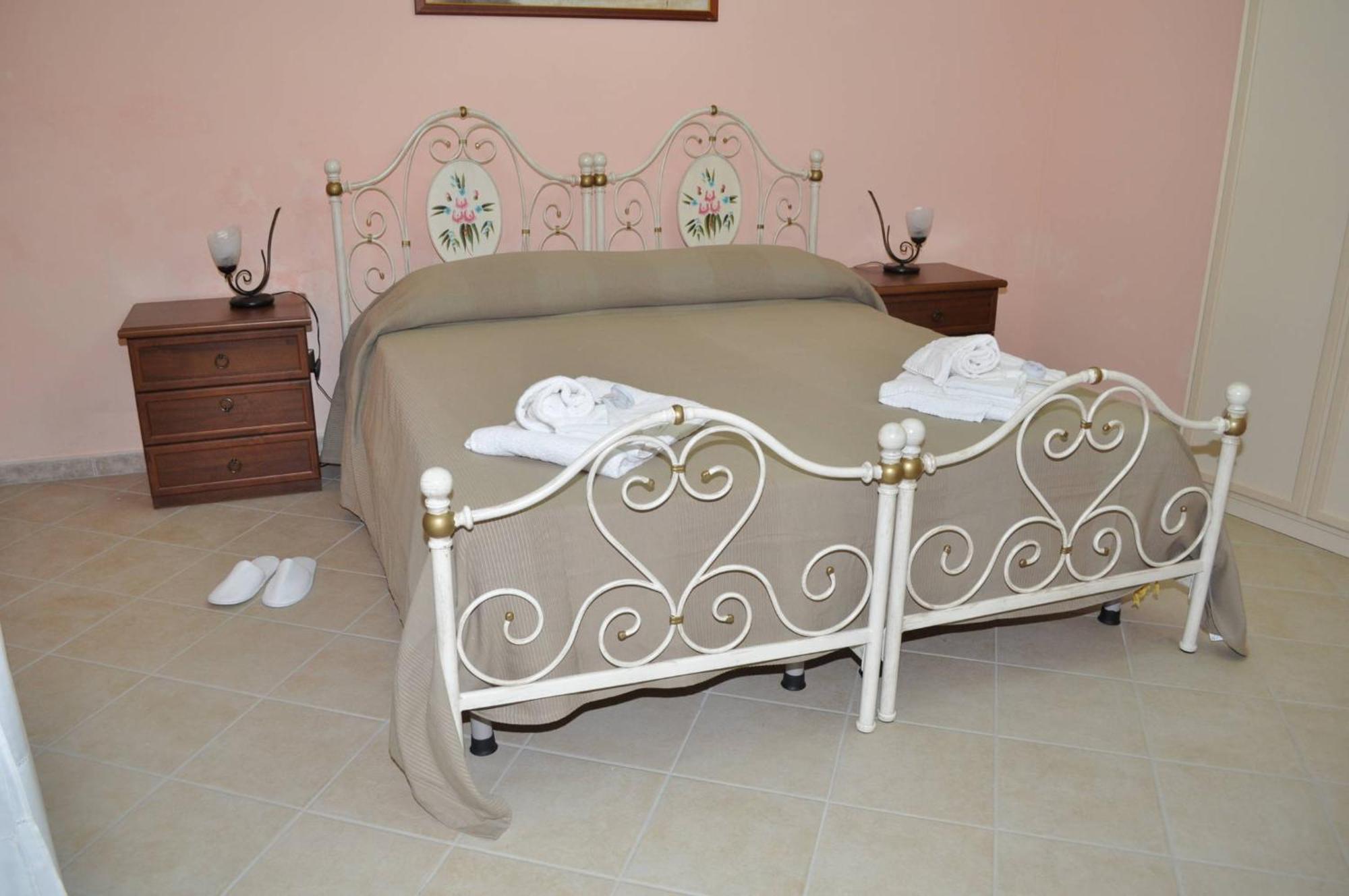 Case Albergo Al Cortiletto 利卡塔 外观 照片