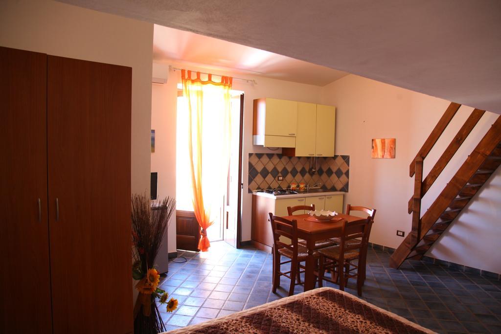 Case Albergo Al Cortiletto 利卡塔 外观 照片