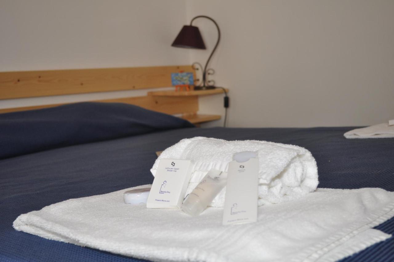 Case Albergo Al Cortiletto 利卡塔 客房 照片